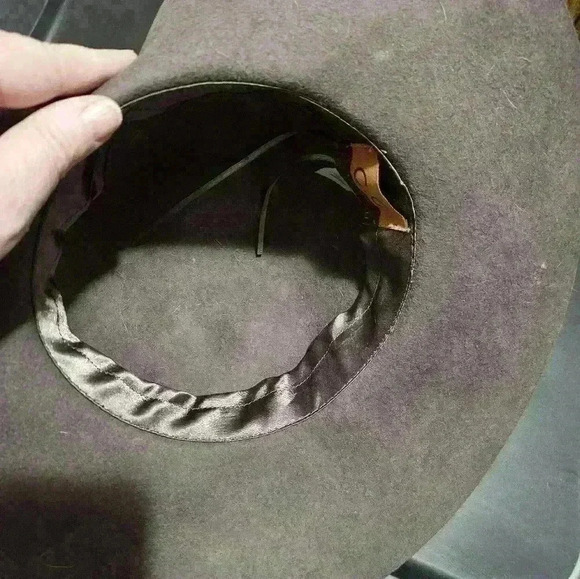 C.C Floppy wool hat. Gray w chain & jeweled band - Picture 4 of 5